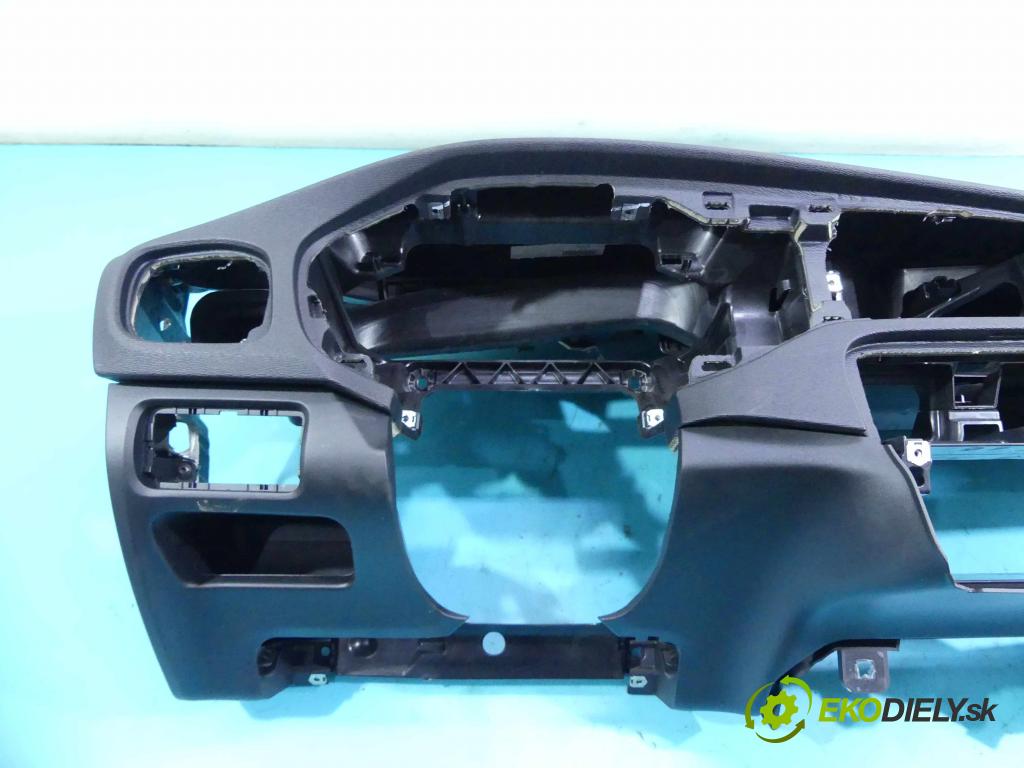 Volvo V40 II 2012-2019 1.6 D2 114 HP manual 84 kW 1560 cm3 5- kokpit,pristrojová doska rozdeľovacia P31291367