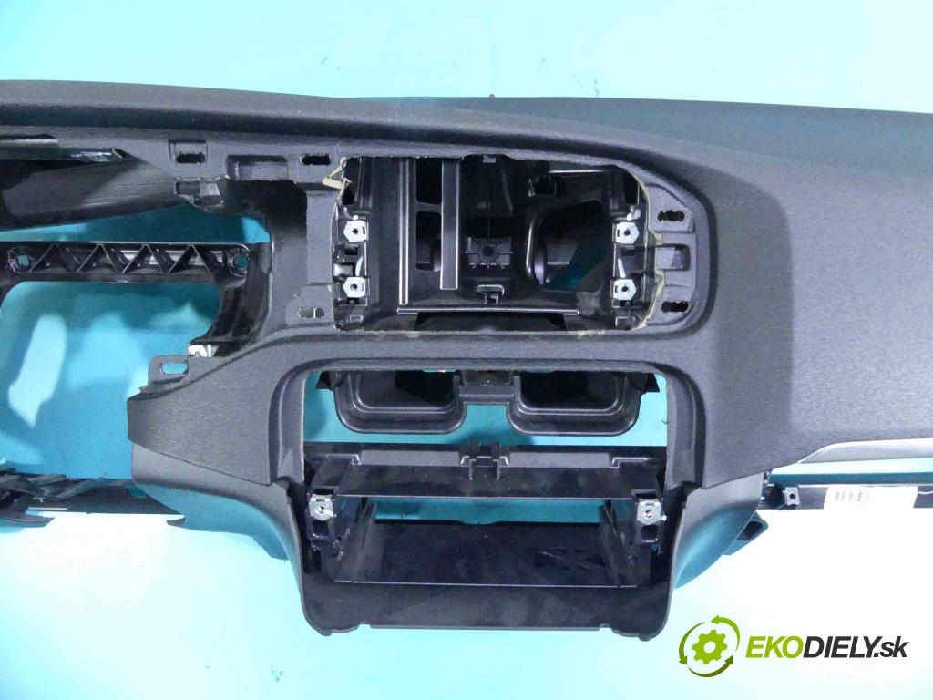 Volvo V40 II 2012-2019 1.6 D2 114 HP manual 84 kW 1560 cm3 5- kokpit,pristrojová doska rozdeľovacia P31291367