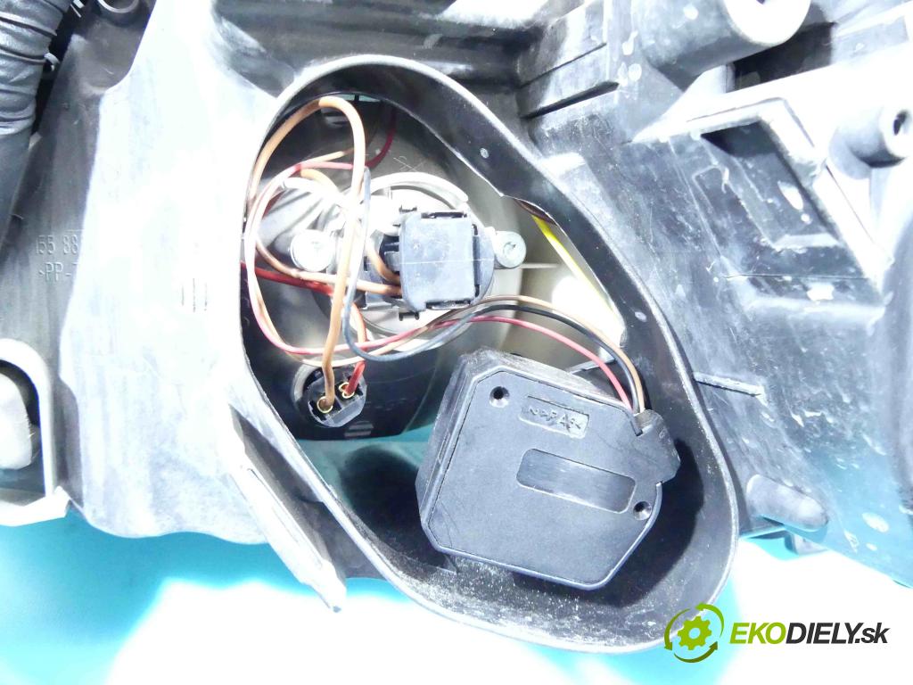 Opel Vectra C 2002-2008 1.9 cdti 150 HP manual 110 kW 1910 cm3 5- Reflektor: pravý  (Pravé)