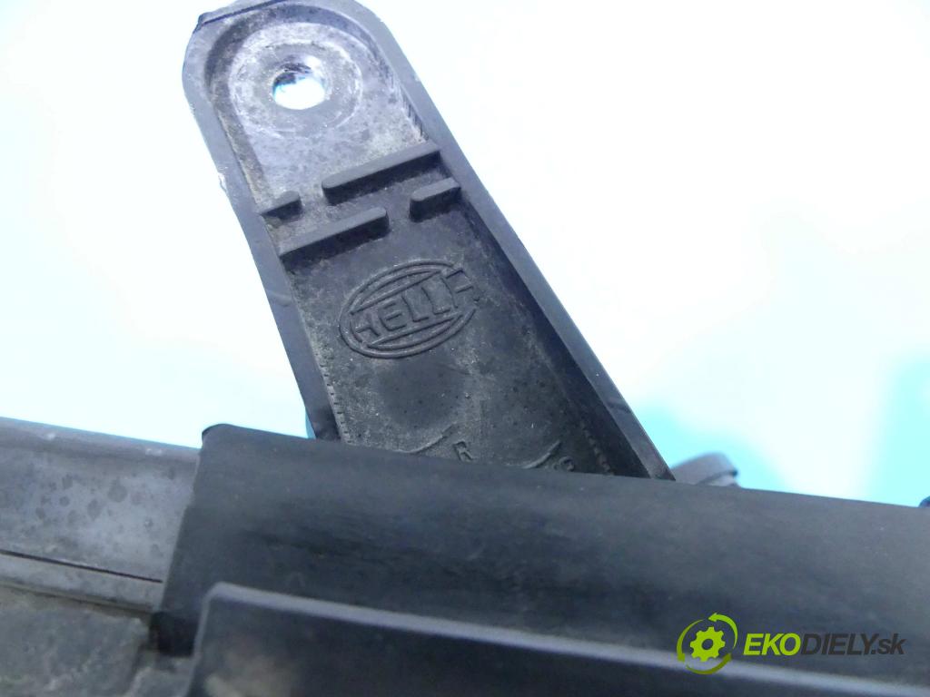 Opel Vectra C 2002-2008 1.9 cdti 150 HP manual 110 kW 1910 cm3 5- Reflektor: pravý  (Pravé)