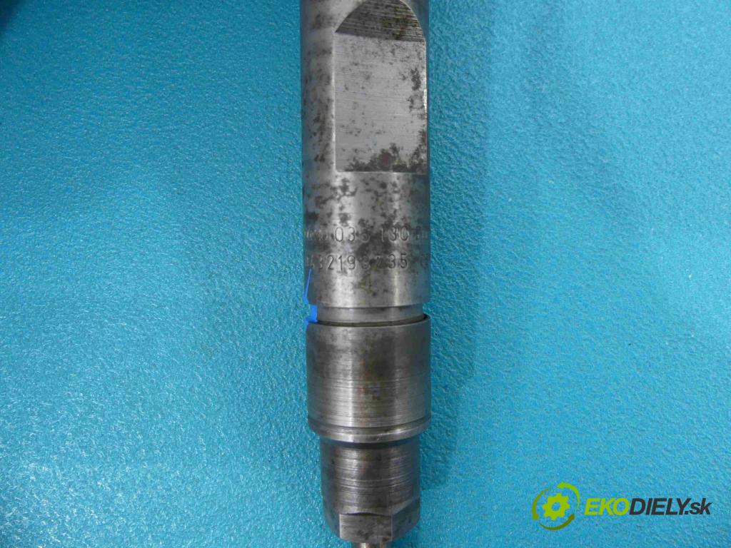Vw Bora 1.9 tdi 90 HP manual 66 kW 1896 cm3 4- vstrek 038130201F (Vstrekovače)