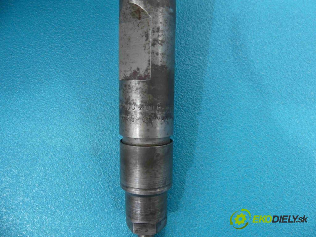 Vw Bora 1.9 tdi 90 HP manual 66 kW 1896 cm3 4- vstrek 038130201F (Vstrekovače)