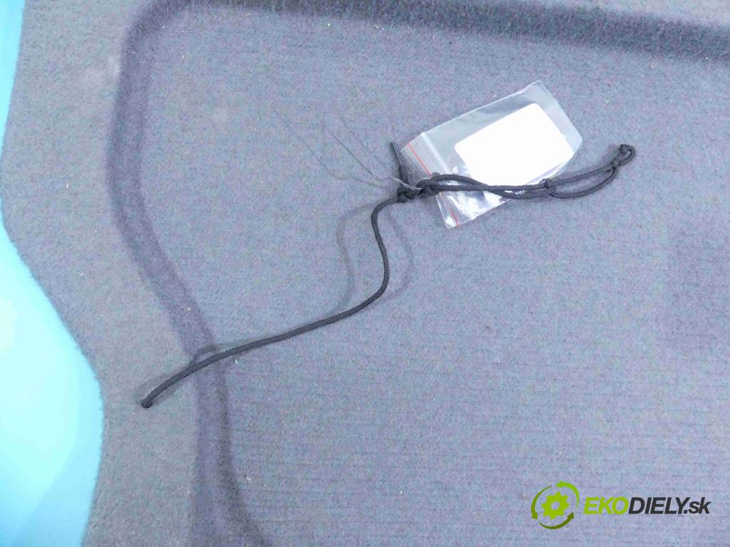 Suzuki Swift Mk5 1989-2004 1.0 53KM manual 39 kW 993 cm3 5- zadná  (Pláta zadné)