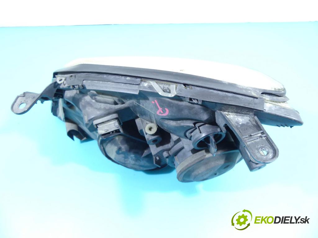 Opel Vectra C 2002-2008 2.0 dti 101 HP manual 74 kW 1995 cm3 4- Reflektor: pravý  (Pravé)