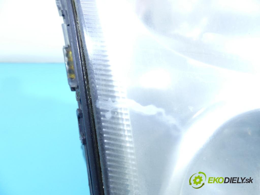 Opel Vectra C 2002-2008 2.0 dti 101 HP manual 74 kW 1995 cm3 4- Reflektor: pravý  (Pravé)