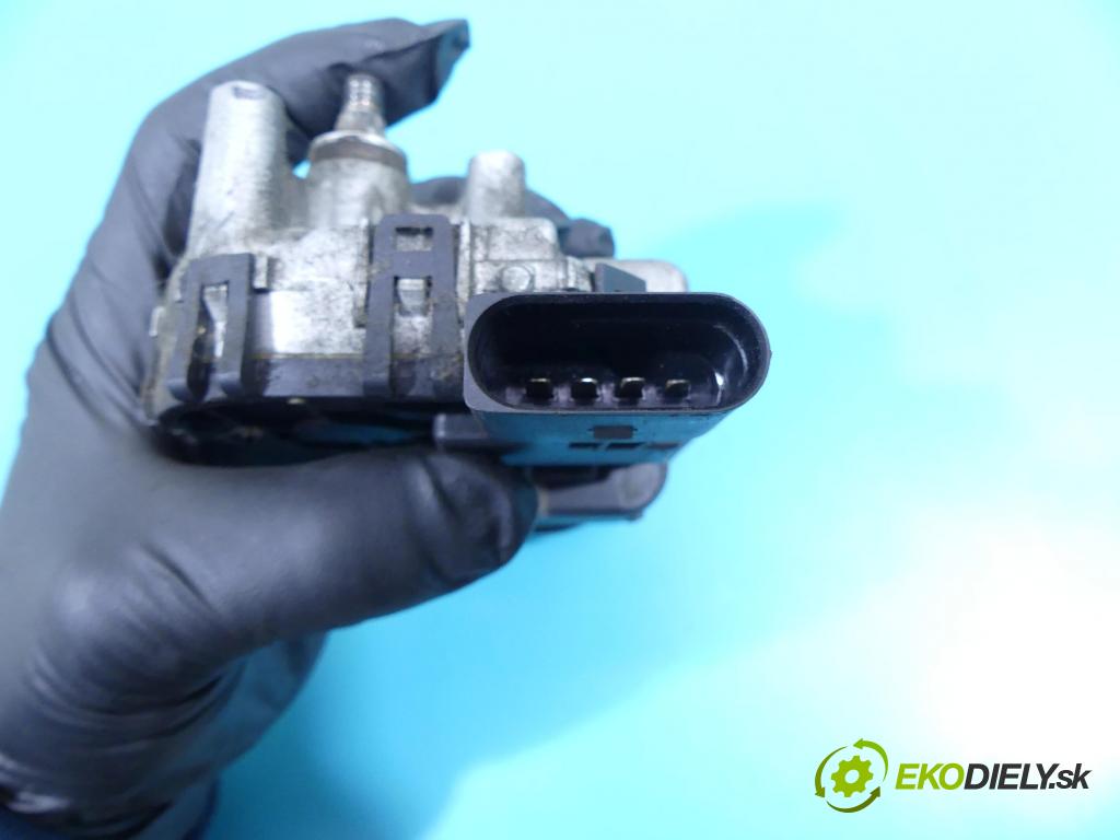 Audi A3 8L 1996-2003 1.6 SR 102 HP manual 75 kW 1595 cm3 3- motor stieračov predné 0390241502