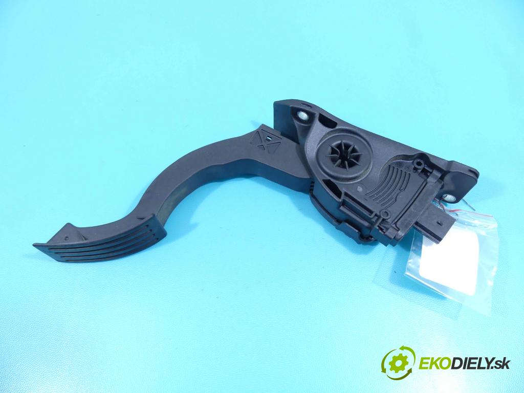 Volvo V40 II 2012-2019 1.6 D2 114 HP manual 84 kW 1560 cm3 5- pedále 31280595 (Pedále)