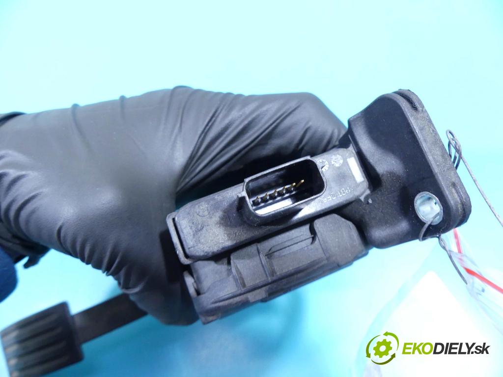 Volvo V40 II 2012-2019 1.6 D2 114 HP manual 84 kW 1560 cm3 5- pedále 31280595 (Pedále)