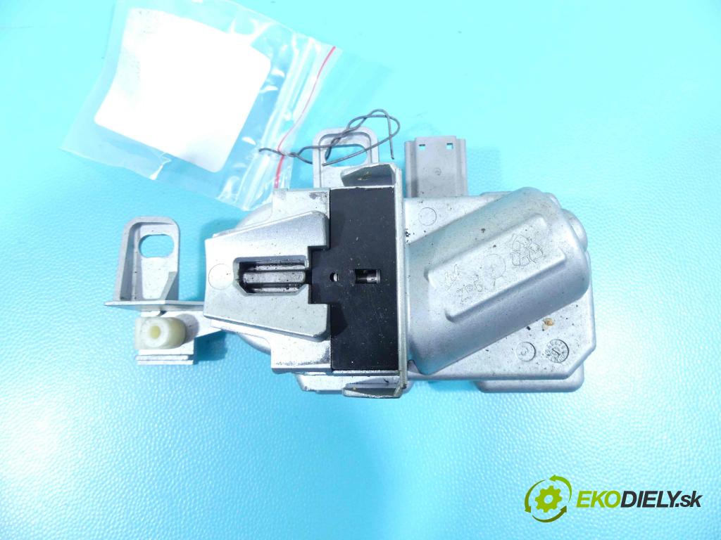 Volvo V40 II 2012-2019 1.6 D2 114 HP manual 84 kW 1560 cm3 5- Blokáda: řízení: P31340956 (Ostatné)