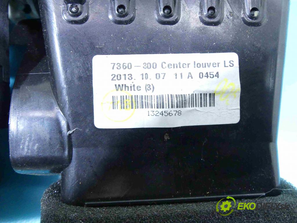 Volvo V40 II 2012-2019 1.6 D2 114 HP manual 84 kW 1560 cm3 5- Mřížka: kúrenia stredová 13245678 (Mriežky kúrenia (fukáre))