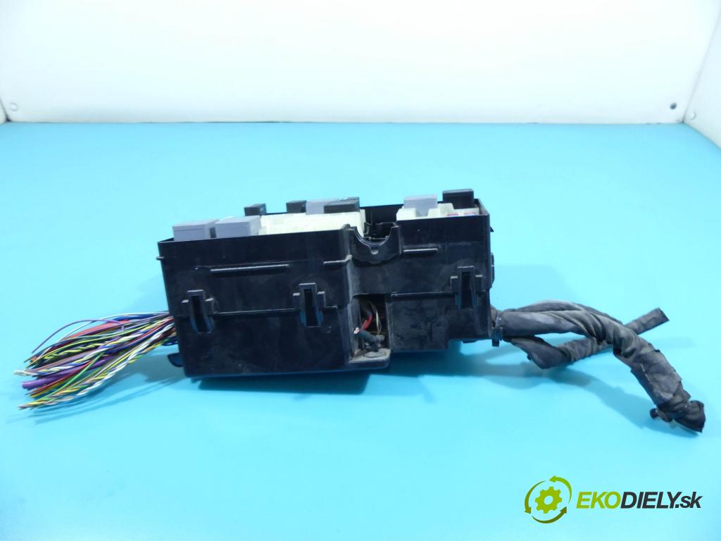 Volvo V40 II 2012-2019 1.6 D2 114 hp manual 84 kW 1560 cm3 5- skříňka pojistková AV6T-14A067-AC (Pojistkové skříňky)