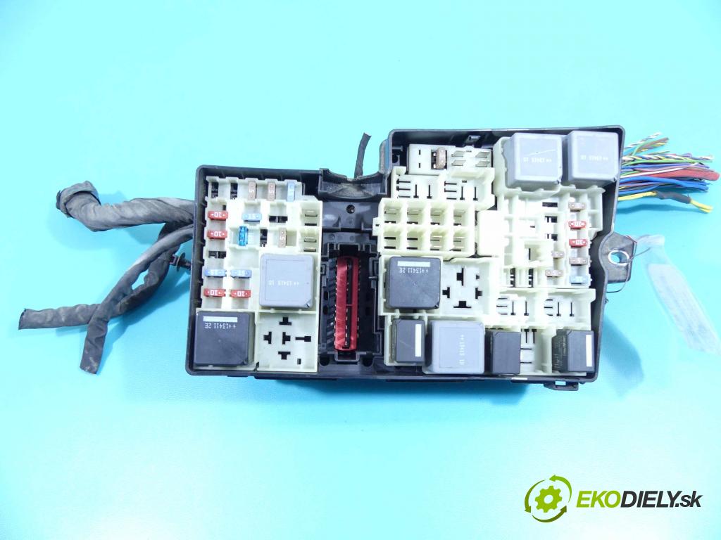 Volvo V40 II 2012-2019 1.6 D2 114 hp manual 84 kW 1560 cm3 5- skříňka pojistková AV6T-14A067-AC (Pojistkové skříňky)