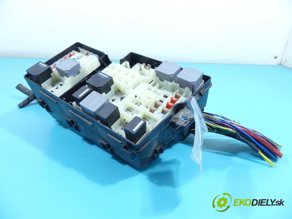 Volvo V40 II 2012-2019 1.6 D2 114 hp manual 84 kW 1560 cm3 5- skříňka pojistková AV6T-14A067-AC (Pojistkové skříňky)