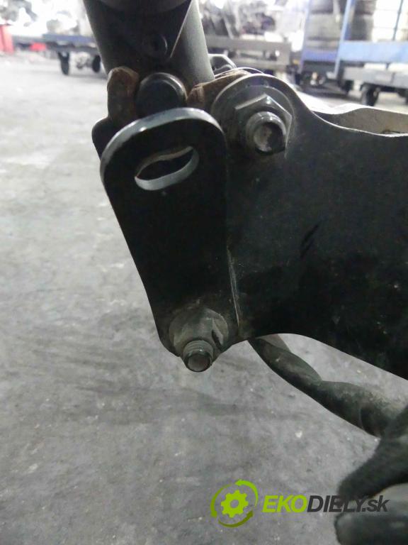 Volvo V40 II 2012-2019 1.6 D2 114 hp manual 84 kW 1560 cm3 5- oko tažné 30756548