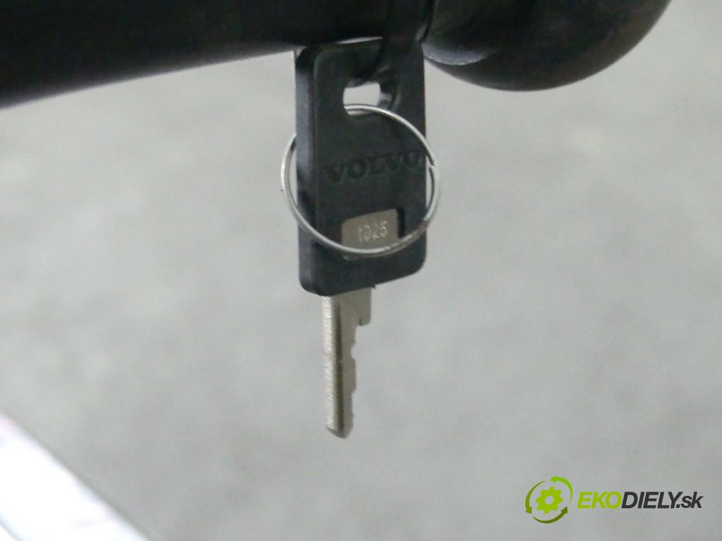 Volvo V40 II 2012-2019 1.6 D2 114 hp manual 84 kW 1560 cm3 5- oko tažné 30756548