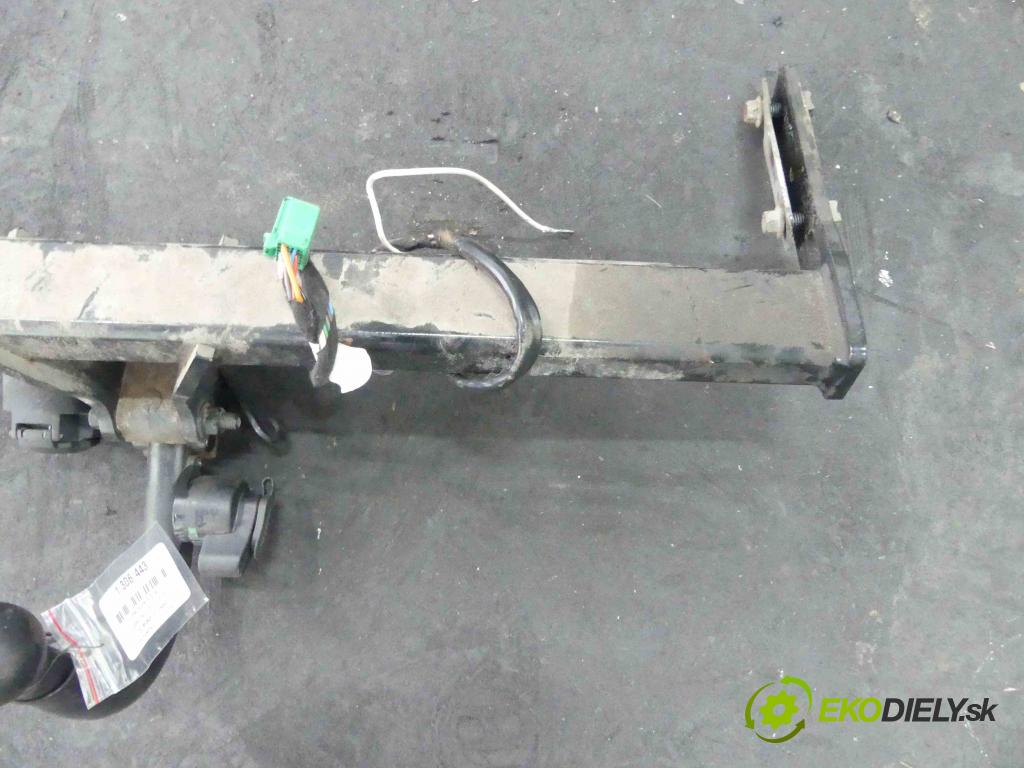 Volvo V40 II 2012-2019 1.6 D2 114 hp manual 84 kW 1560 cm3 5- oko tažné 30756548