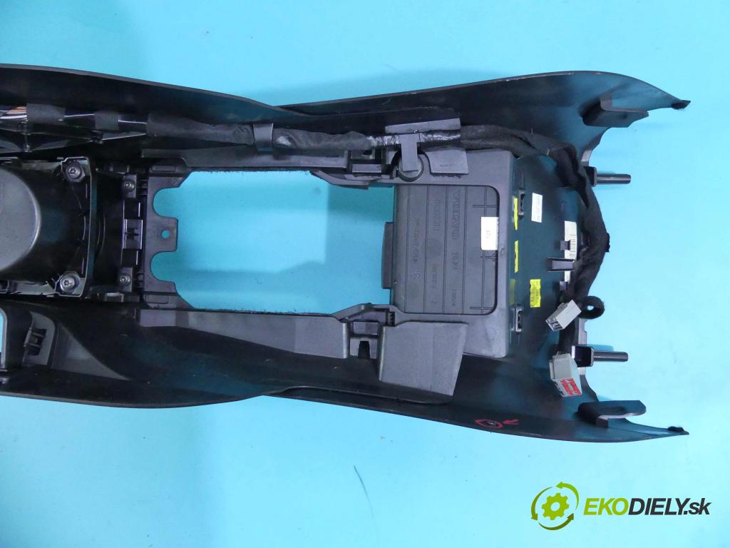 Volvo V40 II 2012-2019 1.6 D2 114 HP manual 84 kW 1560 cm3 5- operadlo 01302313 (Lakťové opierky)