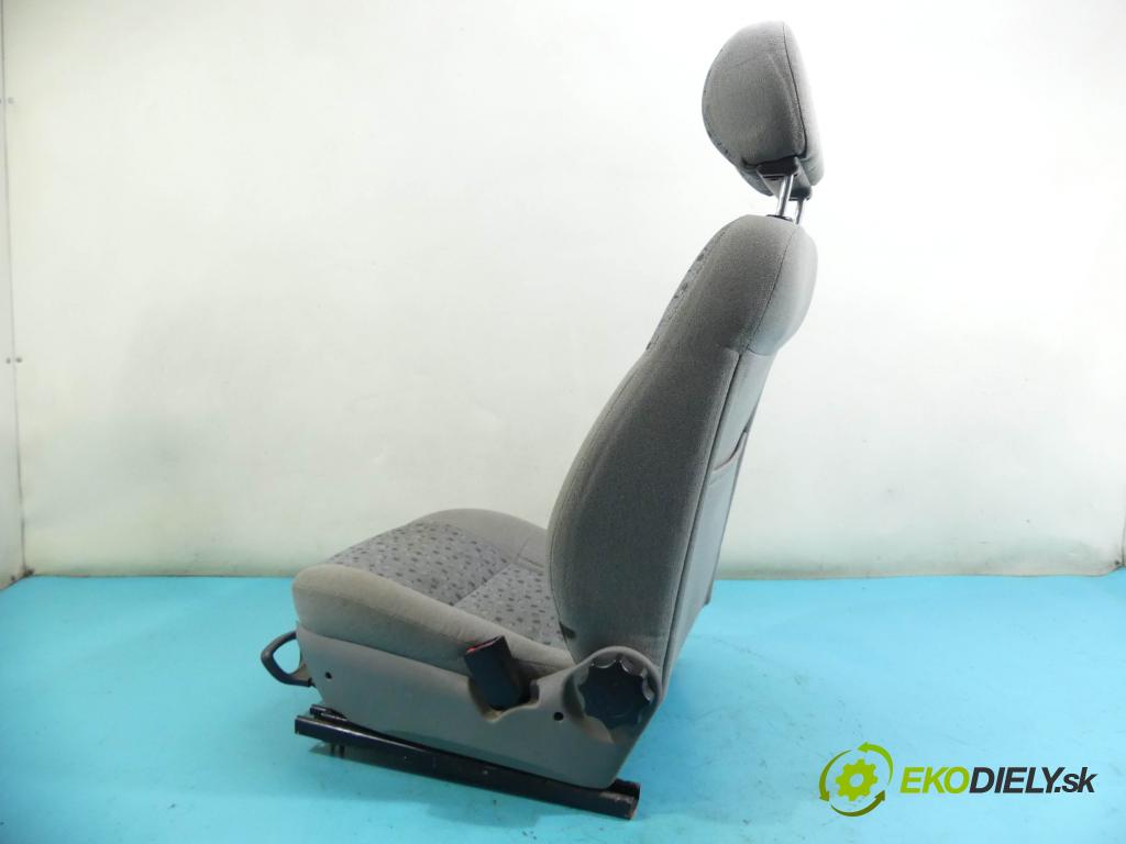 Lada Kalina 2004-2009 1.6 8V 82 HP manual 60 kW 1596 cm3 4- Sedačka pravý  (Sedačky, sedadlá)