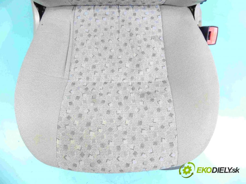 Lada Kalina 2004-2009 1.6 8V 82 HP manual 60 kW 1596 cm3 4- Sedačka pravý  (Sedačky, sedadlá)