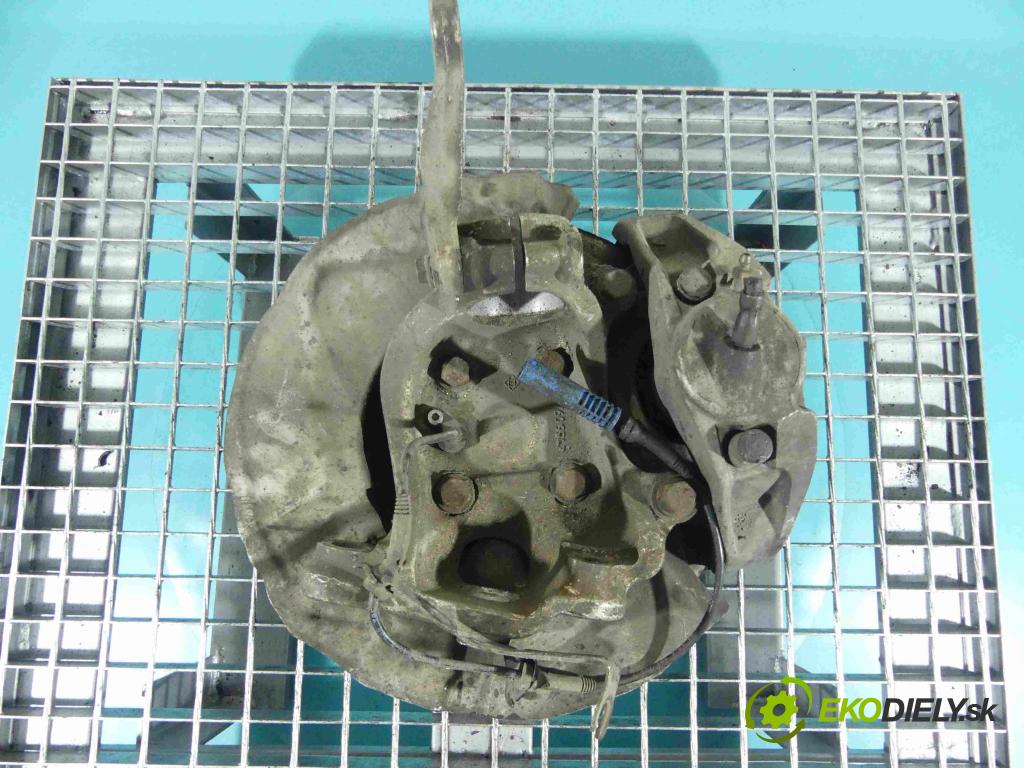 Bmw 5 E60 2003-2010 3.0 R6 231 HP manual 170 kW 2979 cm3 4- náboj pravé  (Náboje)