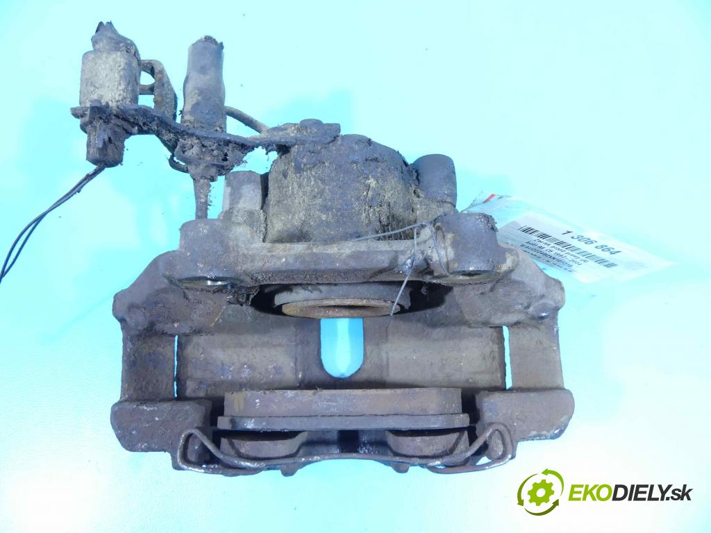 Audi A6 C5 1997-2004 2.5 tdi 150 HP manual 110 kW 2496 cm3 5- brzdič predné pravý (Ostatné)