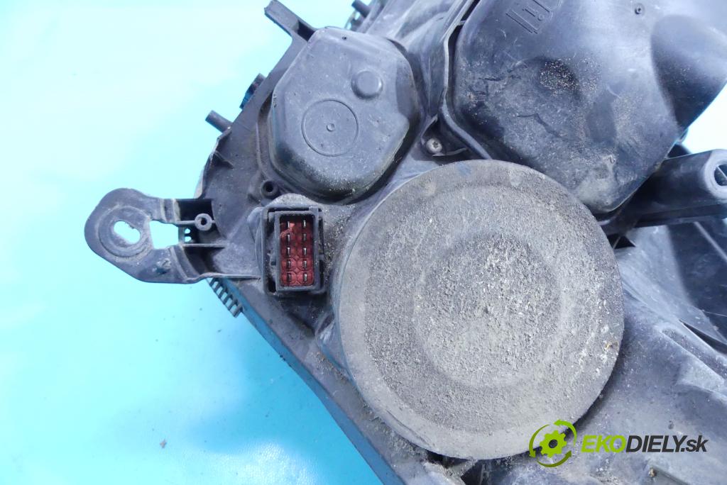 Opel Astra III 2004-2014 1.6 16V 105 HP manual 77 kW 1598 cm3 5- Reflektor: pravý  (Pravé)