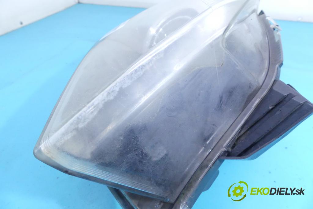 Opel Astra III 2004-2014 1.6 16V 105 HP manual 77 kW 1598 cm3 5- Reflektor: pravý  (Pravé)