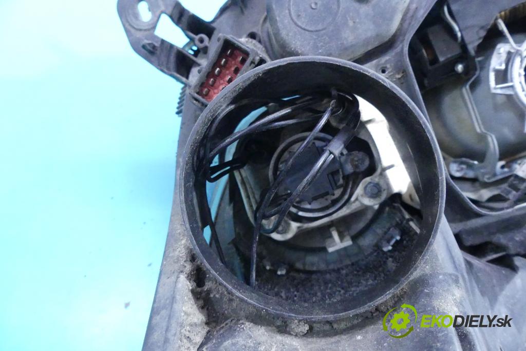 Opel Astra III 2004-2014 1.6 16V 105 HP manual 77 kW 1598 cm3 5- Reflektor: pravý  (Pravé)