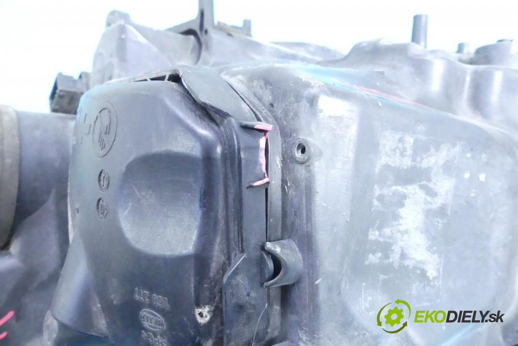 Opel Astra III 2004-2014 1.6 16V 105 HP manual 77 kW 1598 cm3 5- Reflektor: pravý  (Pravé)