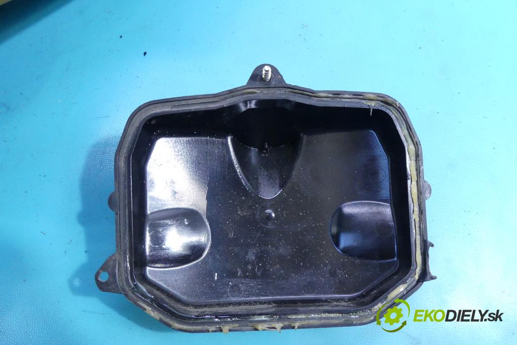 Opel Astra III 2004-2014 1.6 16V 105 HP manual 77 kW 1598 cm3 5- Reflektor: pravý  (Pravé)