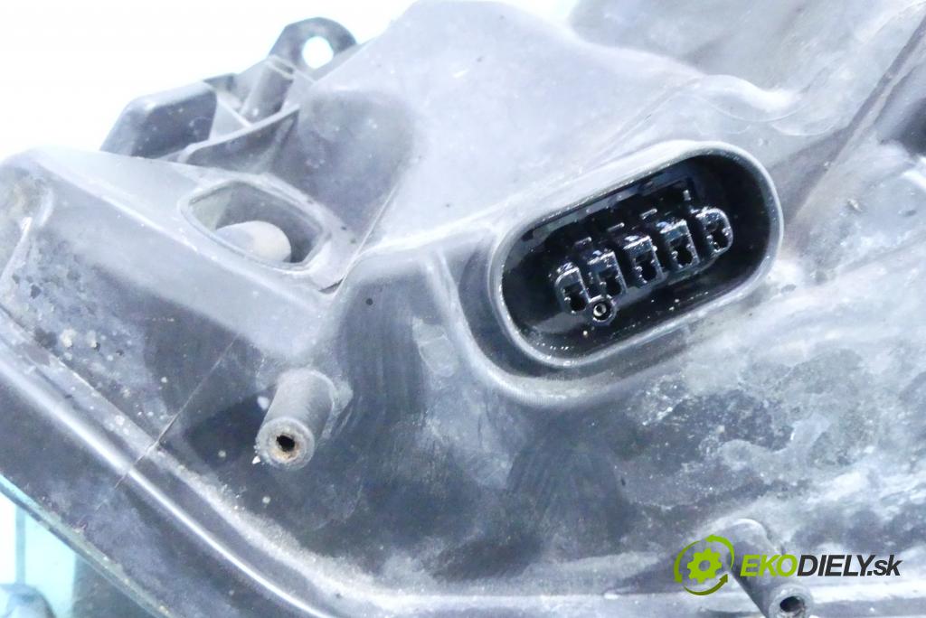 Opel Astra III 2004-2014 1.6 16V 105 HP manual 77 kW 1598 cm3 5- Reflektor: pravý  (Pravé)