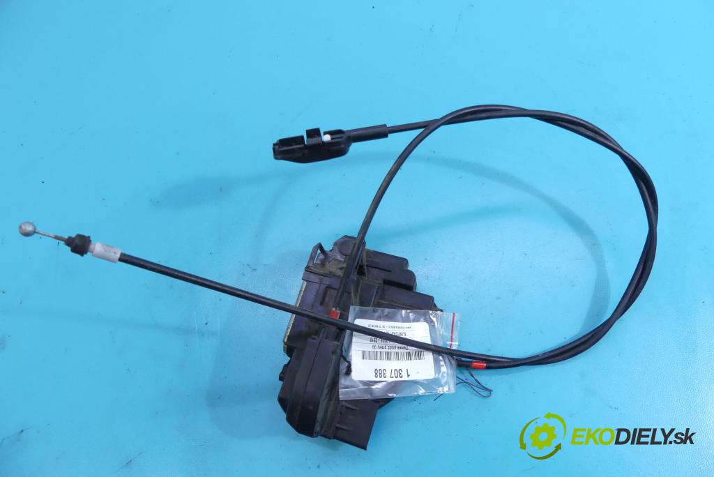 Nissan Note I 2006-2012 1.5 dci 86 hp manual 63 kW 1461 cm3 5- zámek přední pravý