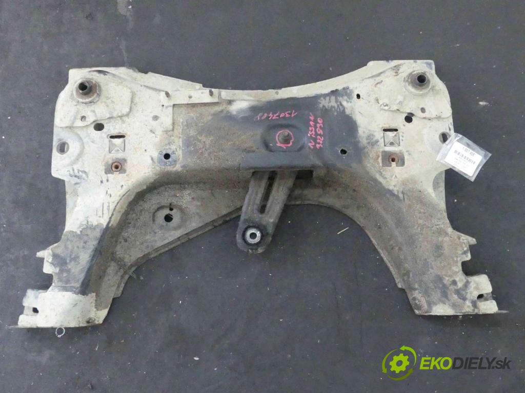 Nissan Note I 2006-2012 1.5 dci 86 HP manual 63 kW 1461 cm3 5- výstuha motora 