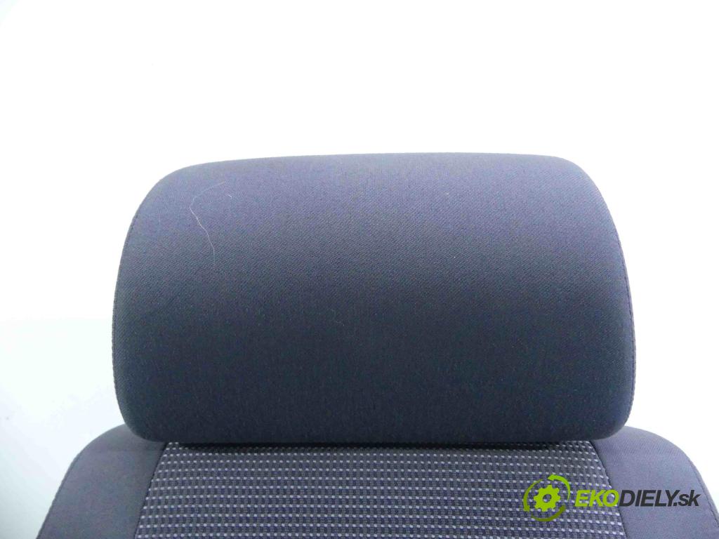 Vw Polo IV 9N 2001-2009 1.2 12V 64 HP manual 47 kW 1198 cm3 5- Sedačka pravý  (Sedačky, sedadlá)