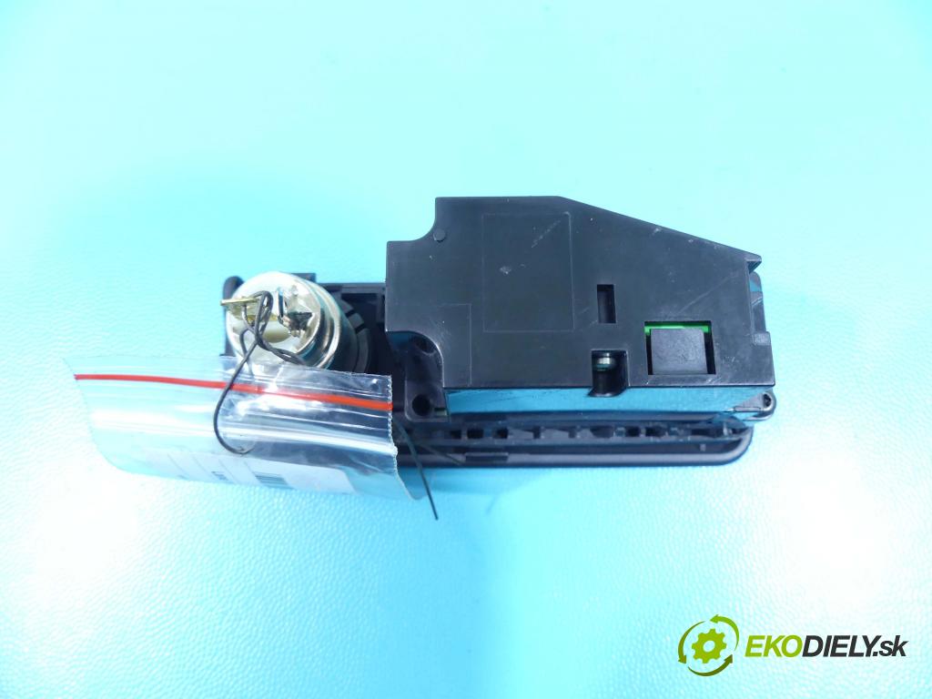 Land rover Range Rover sport I L320 3.0 D V6 245KM automatic 180 kW 2993 cm3 5- zásuvka zapalovače 903916000016