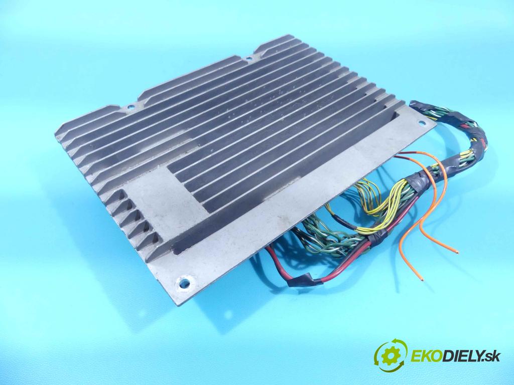 Land rover Range Rover sport I L320 3.0 D V6 245KM automatic 180 kW 2993 cm3 5- Zesilovač: 8H32-19C164-AA (Zosilňovače)