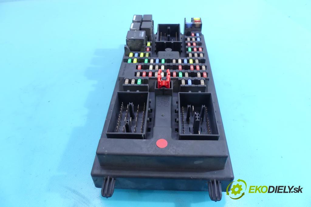 Land rover Range Rover sport I L320 3.0 D V6 245KM automatic 180 kW 2993 cm3 5- skříňka pojistková AH22-14F041-BF (Pojistkové skříňky)