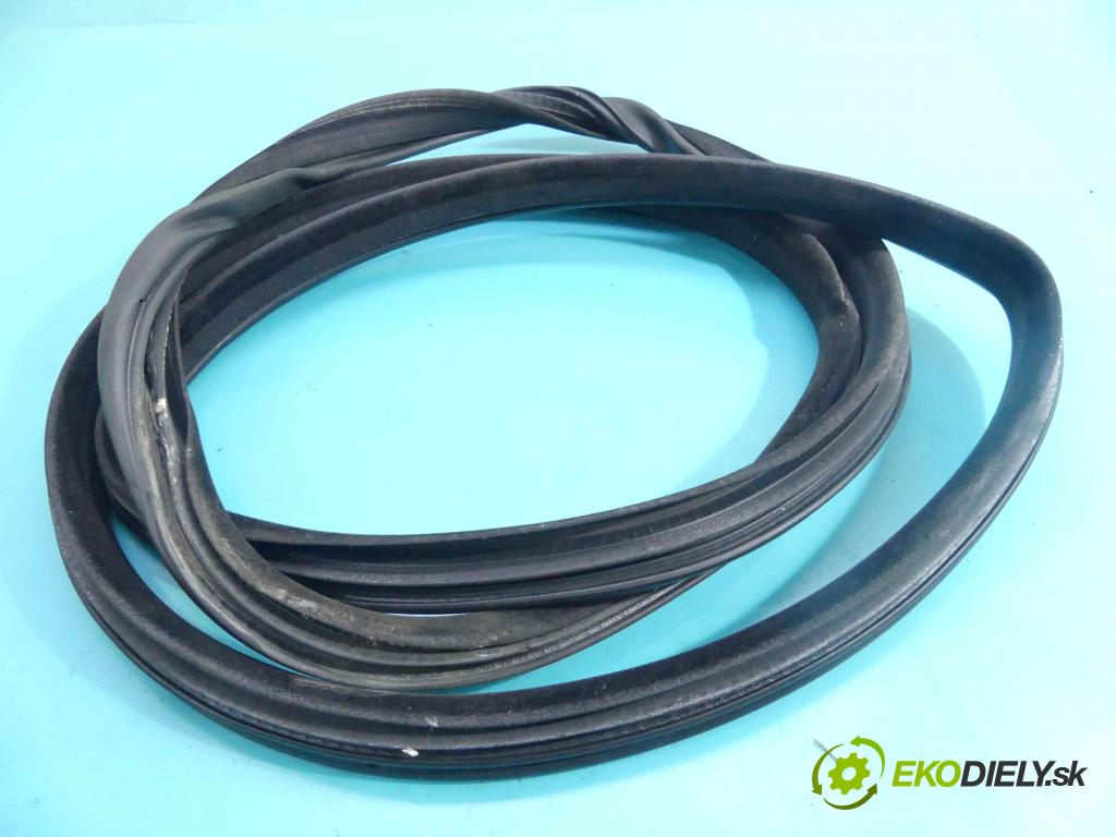 Land rover Range Rover sport I L320 3.0 D V6 245KM automatic 180 kW 2993 cm3 5- Těsnění: dveře zadní levé CFE500720 (Ostatní)