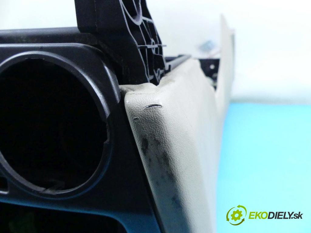 Land rover Range Rover sport I L320 3.0 D V6 245KM automatic 180 kW 2993 cm3 5- operadlo AH32-045A36-A (Lakťové opierky)