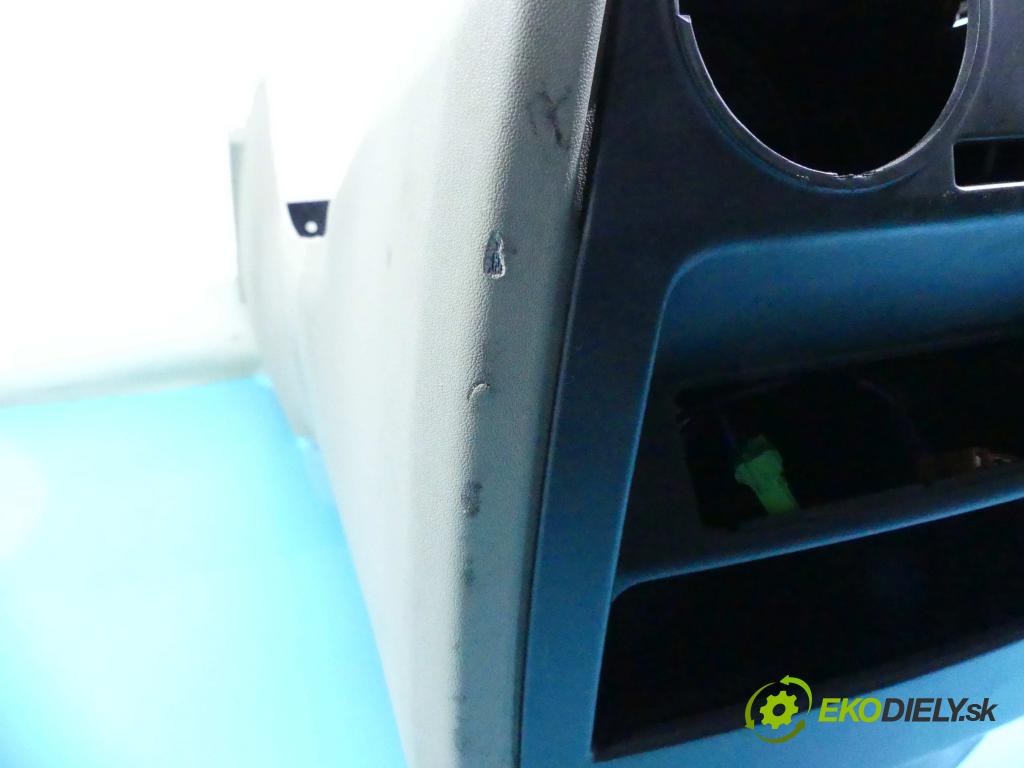 Land rover Range Rover sport I L320 3.0 D V6 245KM automatic 180 kW 2993 cm3 5- operadlo AH32-045A36-A (Lakťové opierky)