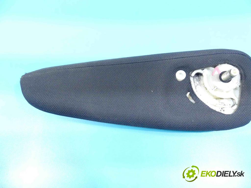 Toyota Corolla Verso II 2004-2009 2.0 D4D 116 HP manual 85 kW 1995 cm3 5- operadlo  (Lakťové opierky)