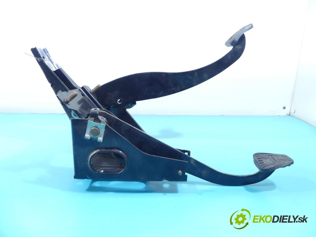 Lada Kalina 2004-2009 1.6 8V 82 HP manual 60 kW 1596 cm3 4- pedále 1118-1602006-00 (Pedále)