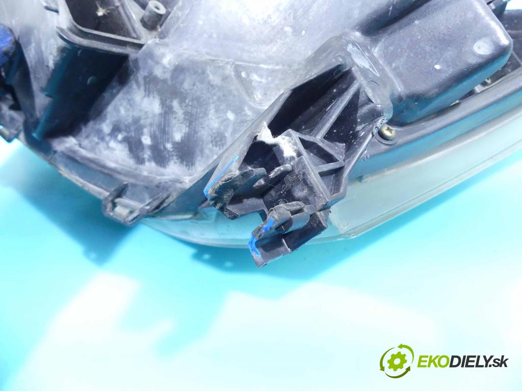 Toyota Avensis II T25 2003-2008 2.0 D4D 116 HP manual 85 kW 1995 cm3 5- Reflektor: pravý  (Pravé)