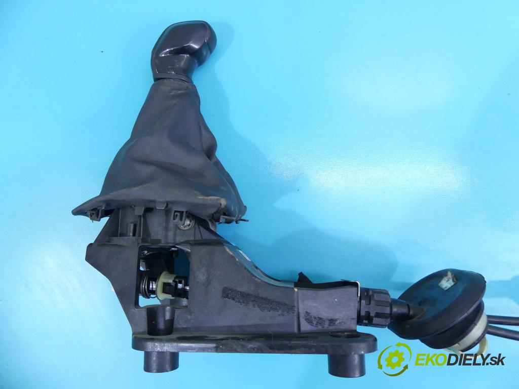 Peugeot 208 I 2012-2019 1.6 hdi 75 HP manual 55 kW 1560 cm3 5- Páka: Změny: stupeň,rýchlosť  (Rýchlostné páky / kulisy)