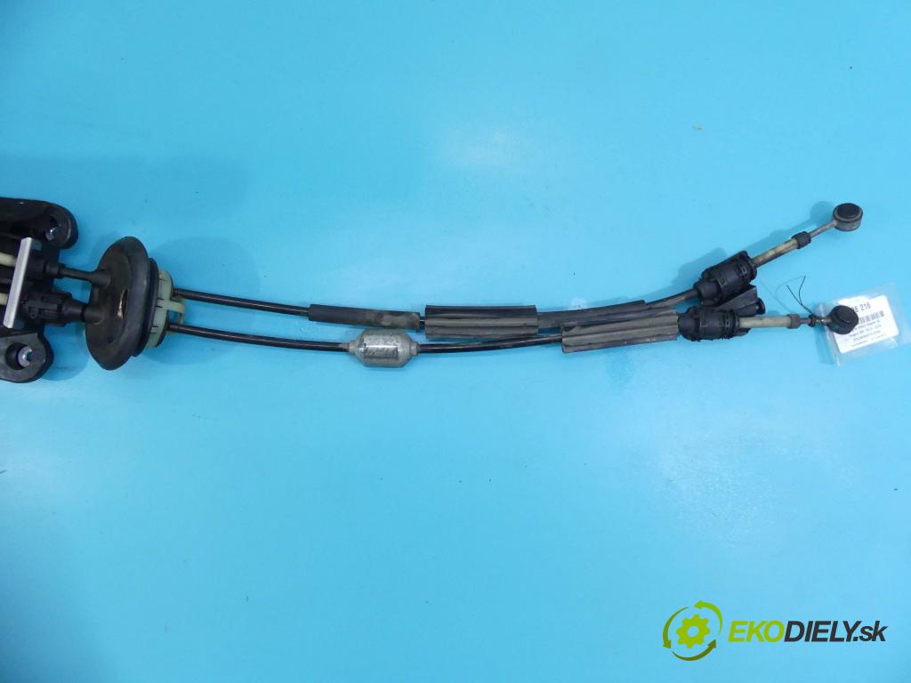 Peugeot 208 I 2012-2019 1.6 hdi 75 HP manual 55 kW 1560 cm3 5- Páka: Změny: stupeň,rýchlosť  (Rýchlostné páky / kulisy)