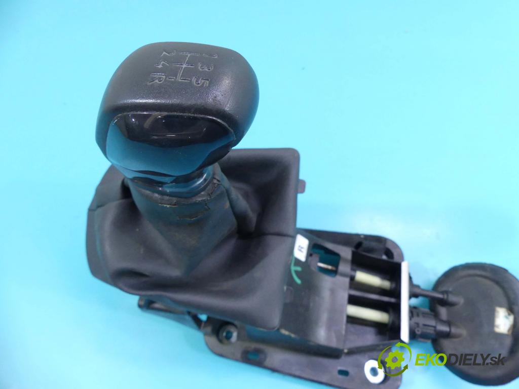 Peugeot 208 I 2012-2019 1.6 hdi 75 HP manual 55 kW 1560 cm3 5- Páka: Změny: stupeň,rýchlosť  (Rýchlostné páky / kulisy)