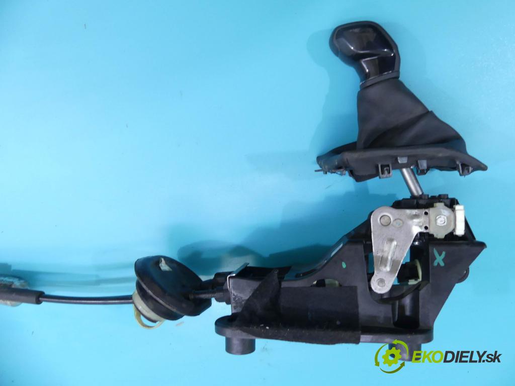 Peugeot 208 I 2012-2019 1.6 hdi 75 HP manual 55 kW 1560 cm3 5- Páka: Změny: stupeň,rýchlosť  (Rýchlostné páky / kulisy)