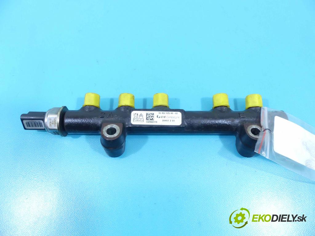 Volvo V40 II 2012-2019 1.6 D2 114 HP manual 84 kW 1560 cm3 5- lišta vstrekovacia 9685297580-02 (Vstrekovacie lišty)