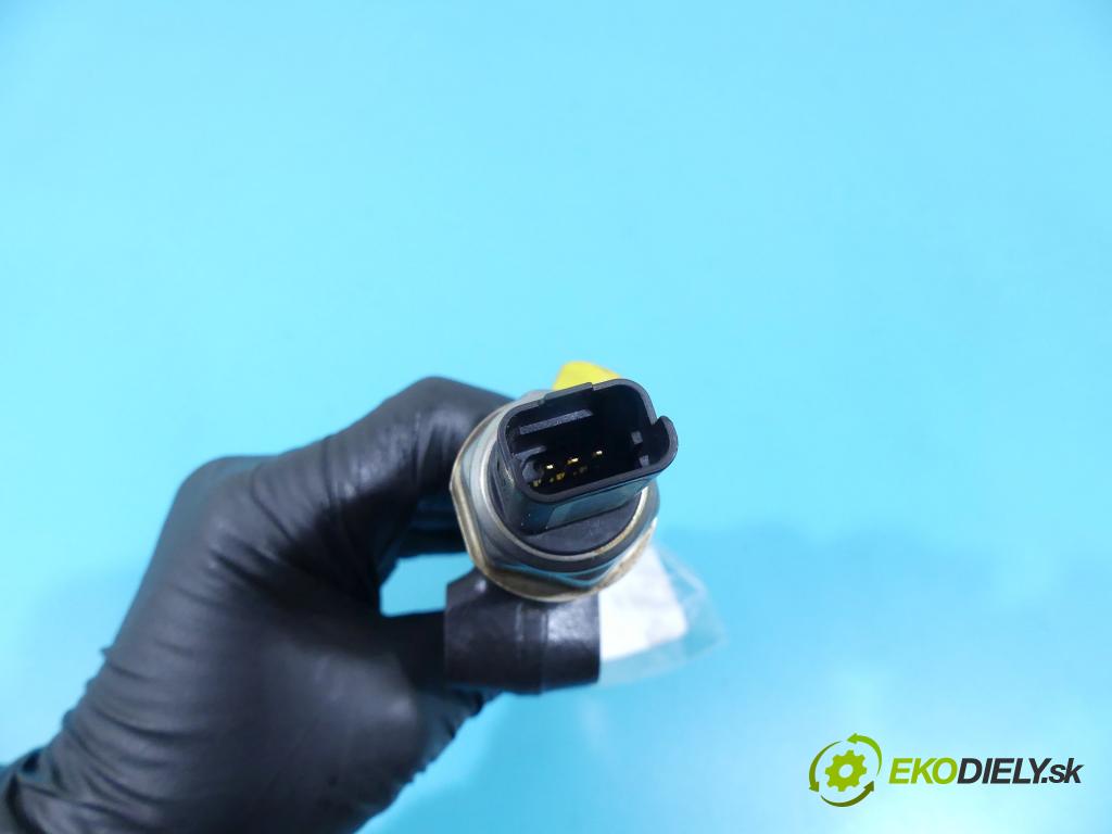 Volvo V40 II 2012-2019 1.6 D2 114 HP manual 84 kW 1560 cm3 5- lišta vstrekovacia 9685297580-02 (Vstrekovacie lišty)