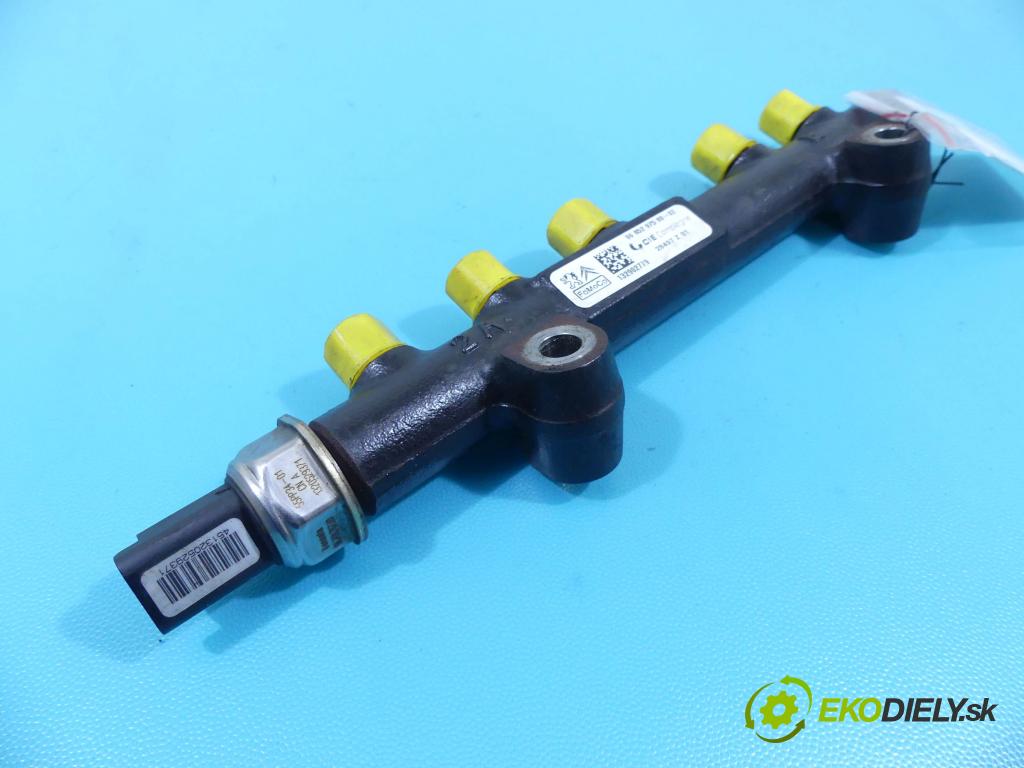 Volvo V40 II 2012-2019 1.6 D2 114 HP manual 84 kW 1560 cm3 5- lišta vstrekovacia 9685297580-02 (Vstrekovacie lišty)